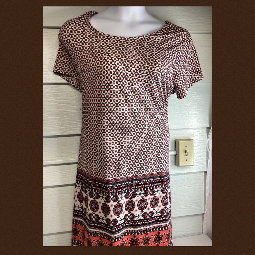 Patterned Short Sleeve Dress.20 - Picture 1 of 3